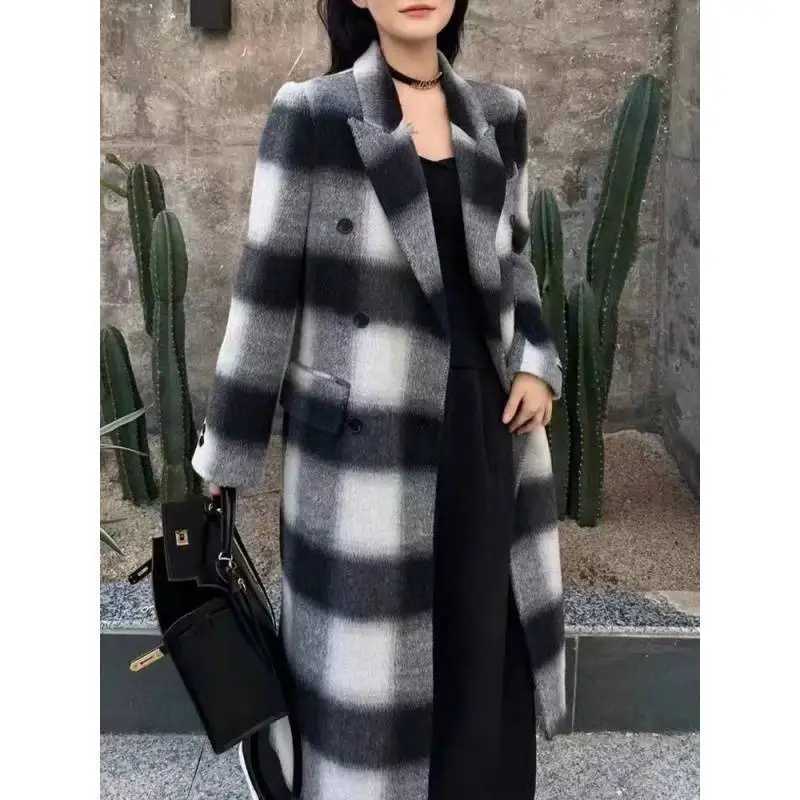 Coat womens 2024 new autumn and winter loose suit plaid woolen coat mid-length black and white plaidX241009