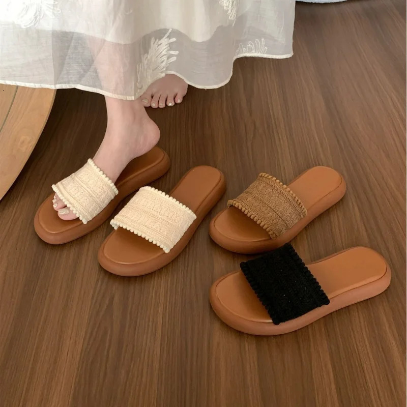 Retro holiday slippers for womens summer beach slippers 241007