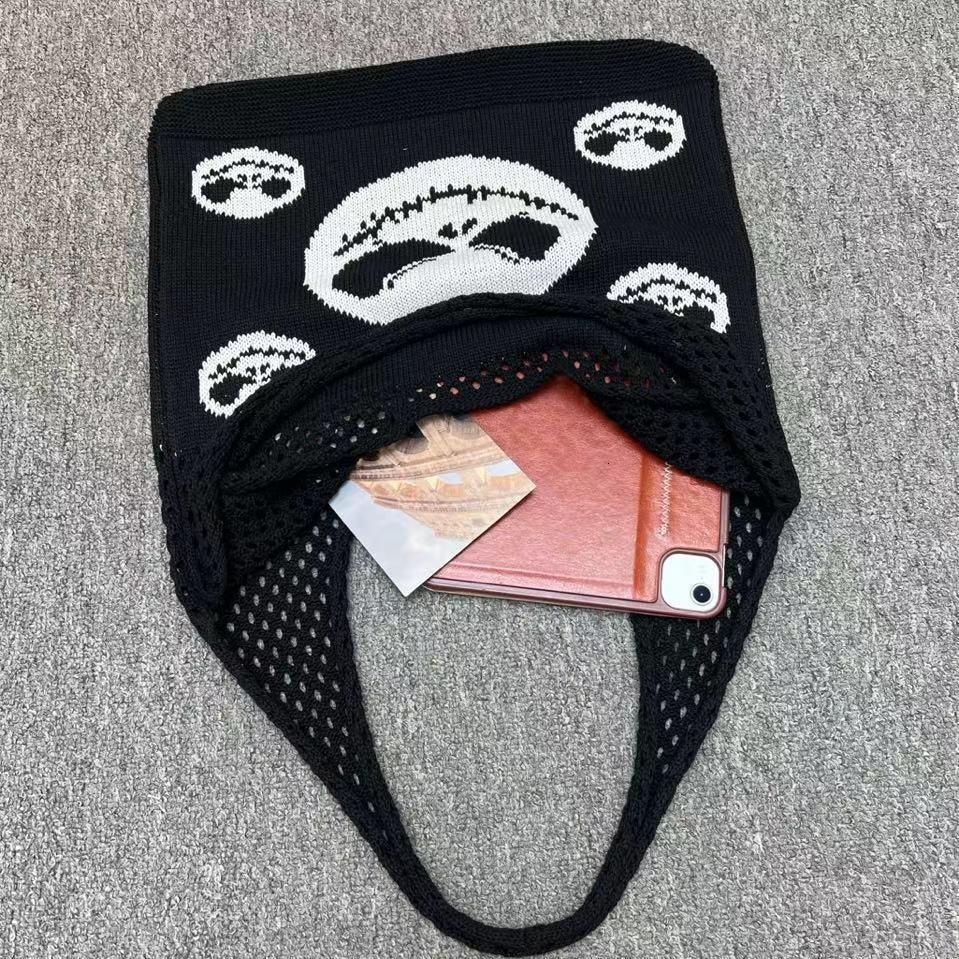 Free Shipping 2025 Halloween Funny Skull Tote Bag Trendy New Knitted Cartoon Weaving Carving #22 Designer Bag Luxury Bag Tote Bag