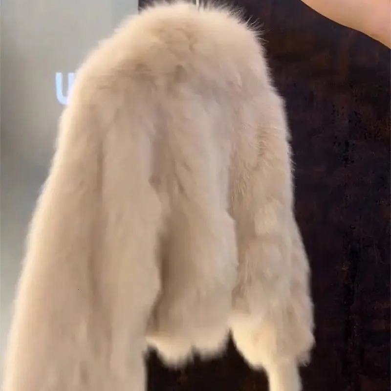 Korean version of autumn and winter womens fashion society short hair loose small jacket 241007