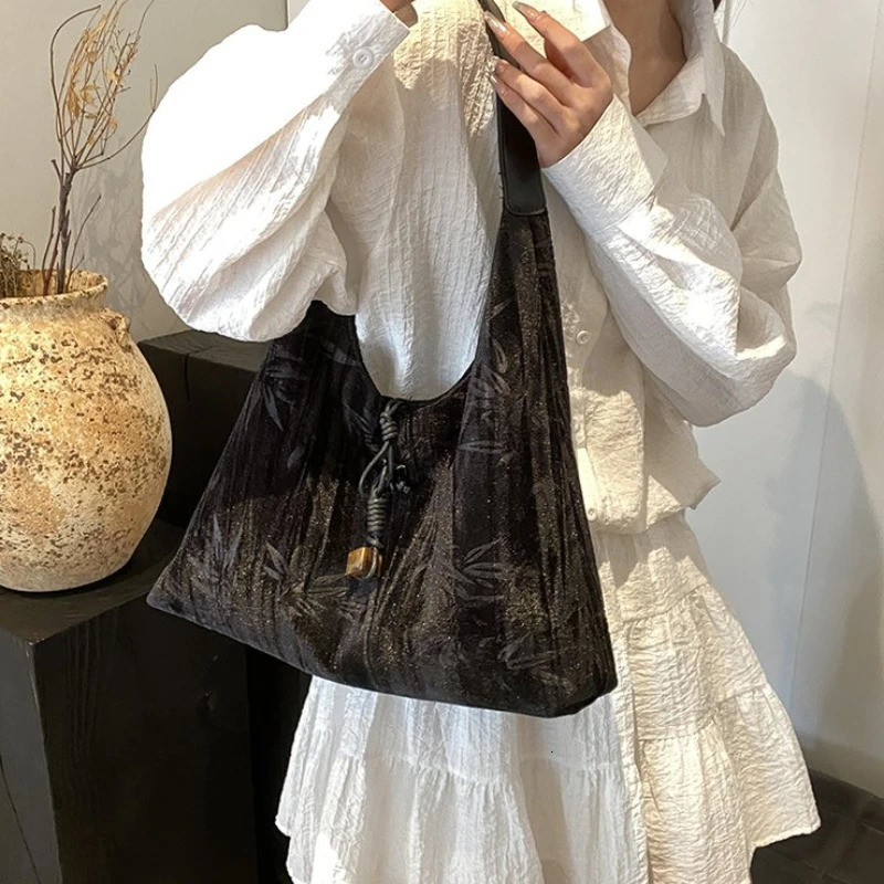 Leisure Velvet Bamboo er Style Shoulder Bag 2024 Selling Fashion Large Capacity Elegant Handbag 241008