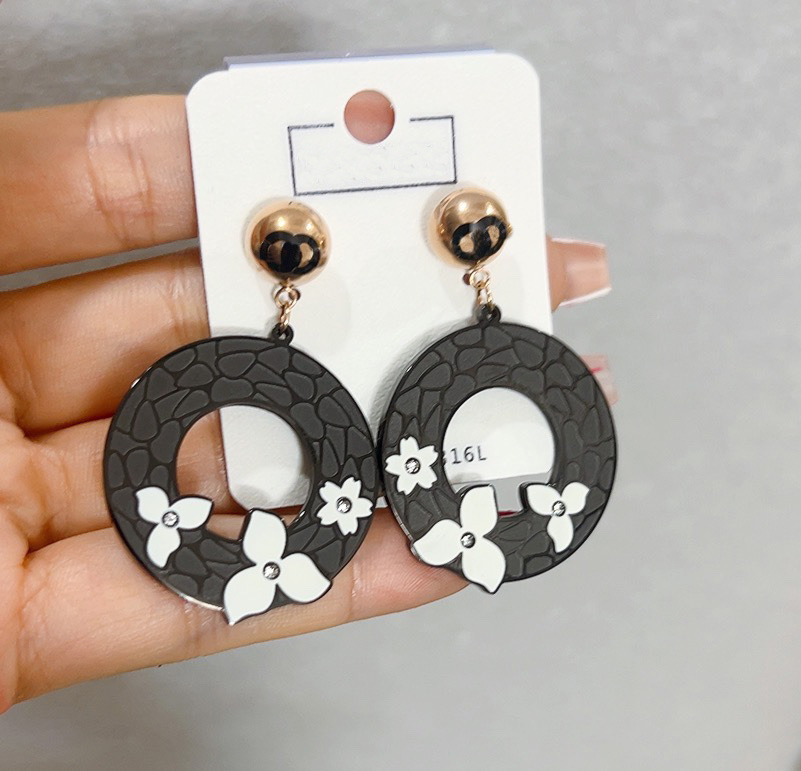 Designer letters jewelry Fashion women plated Loves pearl Earrings Wedding Gifts