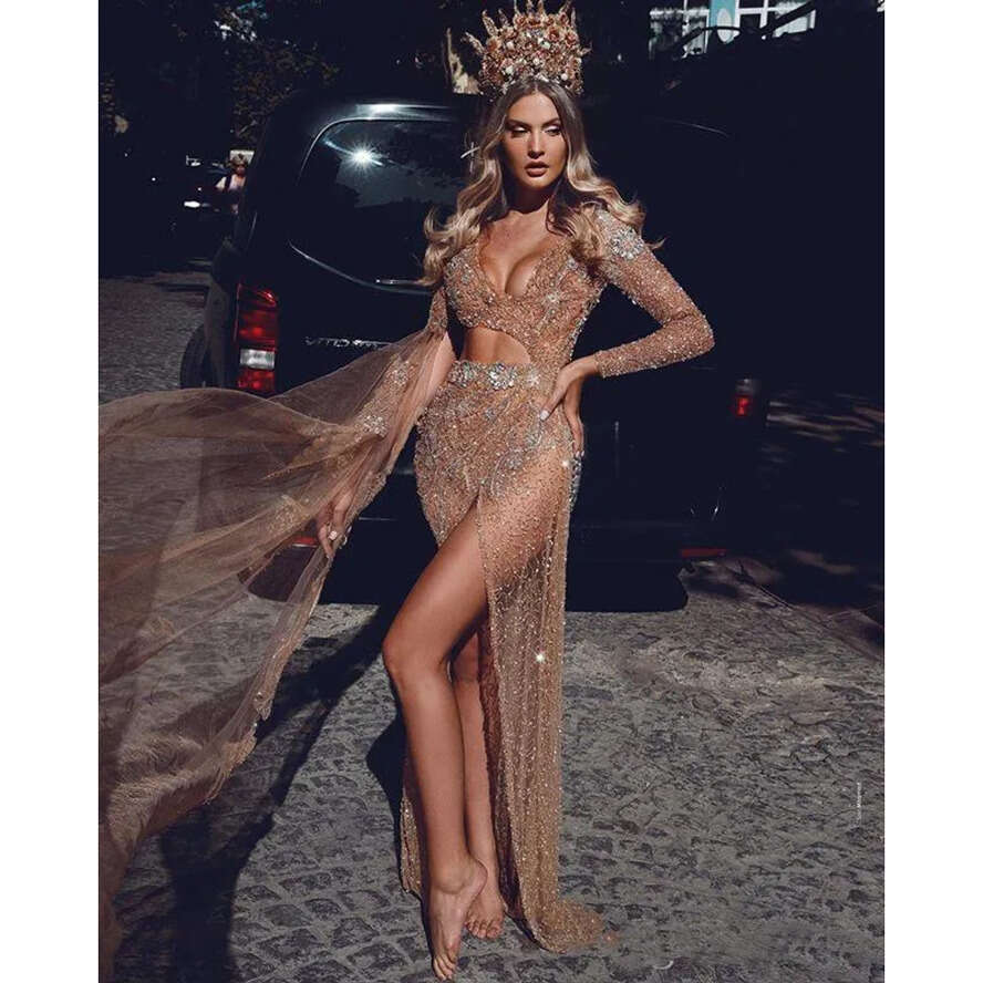 Sexy 2020 Champagne Dubai Evening Dresses Rhie Sequins Tulle Lace Prom Dress Illusion Bodice Side Split Formal Party Gowns