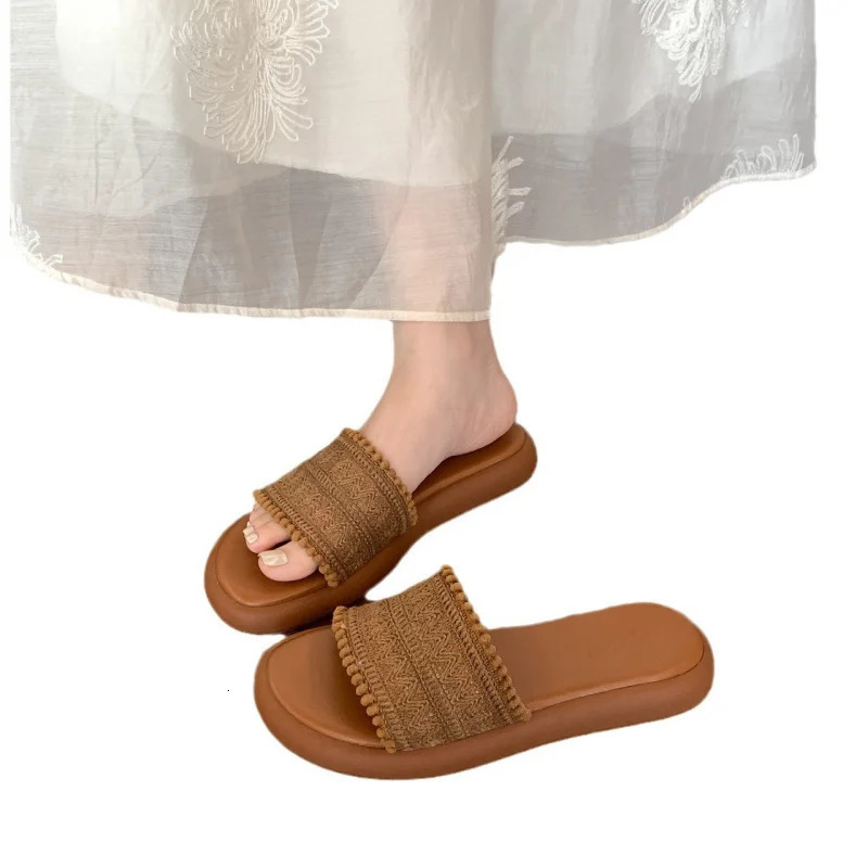 Retro holiday slippers for womens summer beach slippers 241007