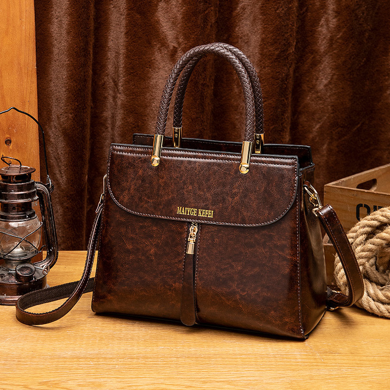 2025 NEW Womens Designer Crossbody Bags - Chic Leather Shoulder Bag, Large Capacity, Winter hot Fashion, Ideal for Daily Use