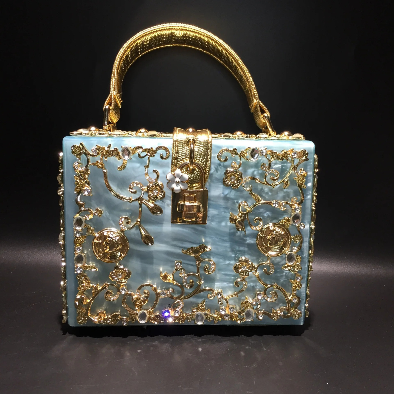 High end crystal evening bag for women hollow outer metal carving wer dia handbag box fashionable shoulder cross shaped 241008