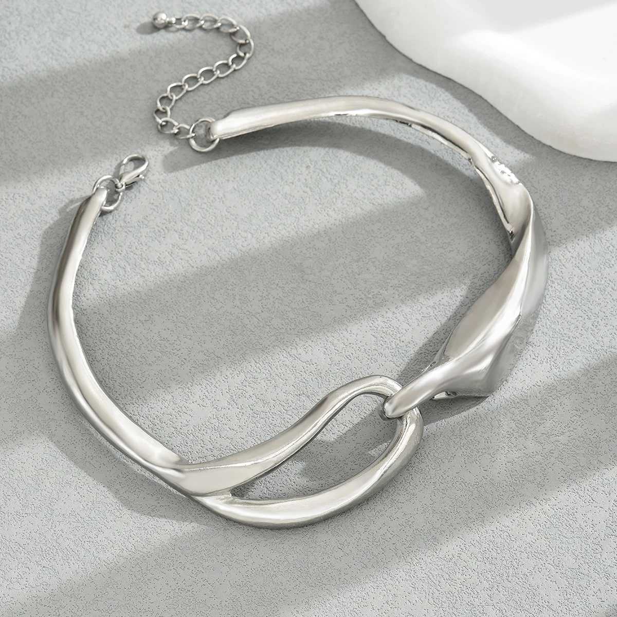 Obega Fashion Women Punk Style Silver Heavy Metal Short and Fat Necklace Fashion Personality Simple Jewelry W241009