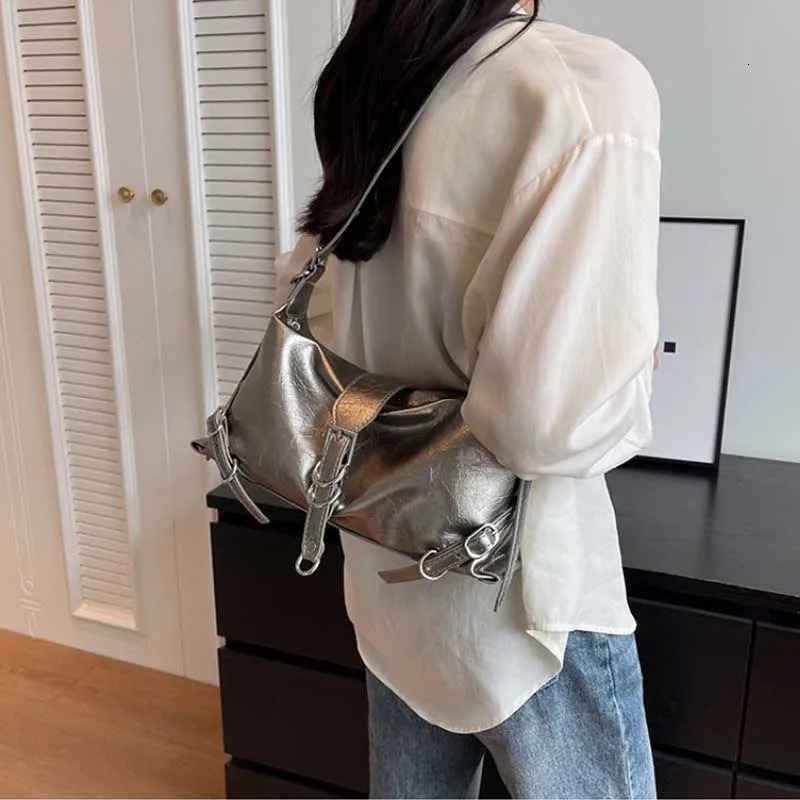 Silver Leather Cross Body Bag for Womens Y2k Korean Fashion Underwear Shoulder Bag for Womens Armrest Bag Handbag 241008