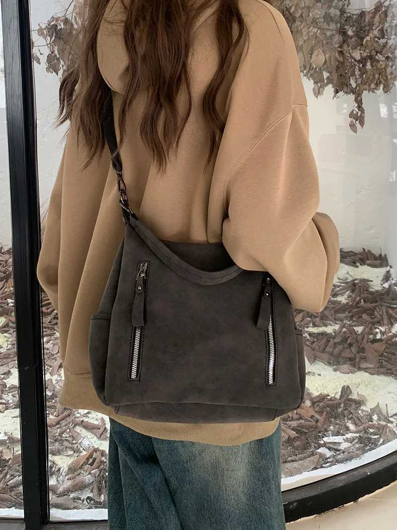 Large Capacity Tote Bag Women s New Trendy Shoulder Simple and Versatile Commuter Fashion Student Classroom 241009