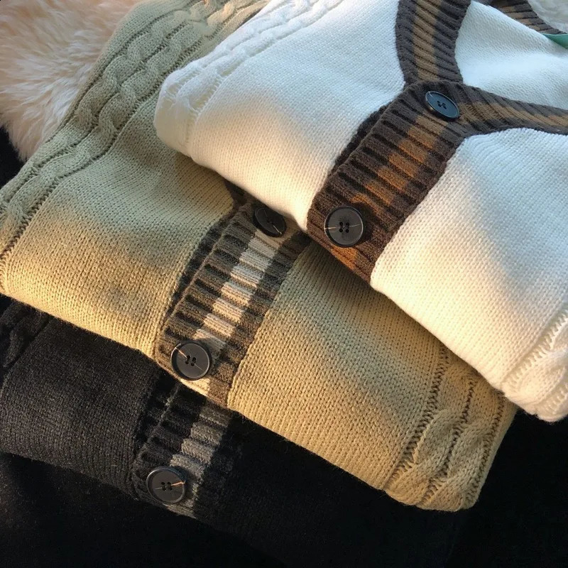 Mens fashion contrasting color Japanese retro single chest knitted cardigan Y2K casual streetwear oversized sweater 241007