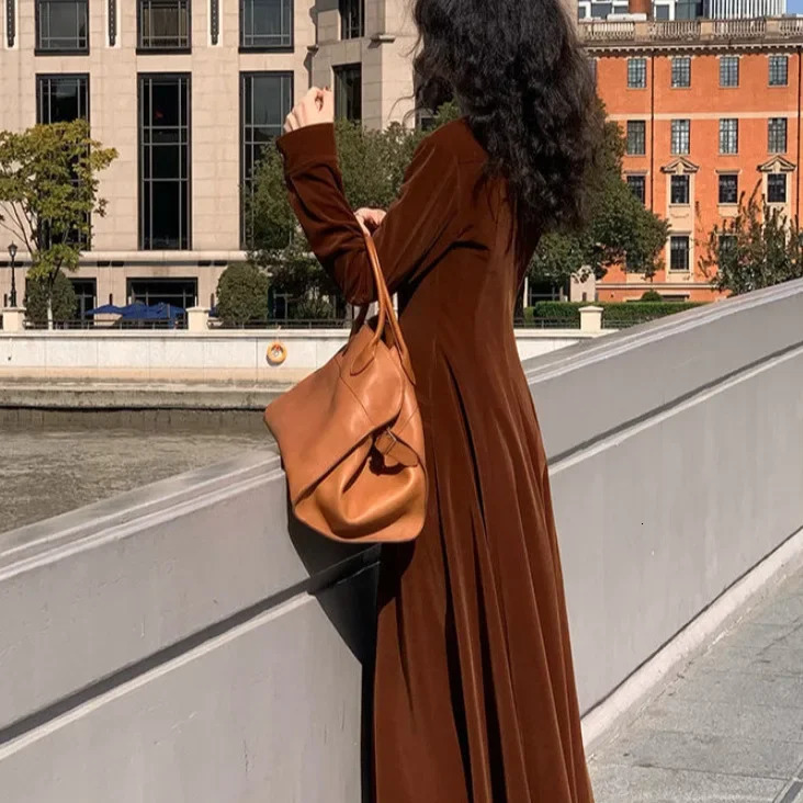 Elegant Retro French Thick Felt Womens Wear AutumnWinter Collection Waist Fit Wide Bottom Skiing 241007