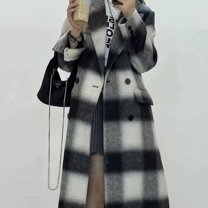 Coat womens 2024 new autumn and winter loose suit plaid woolen coat mid-length black and white plaidX241009