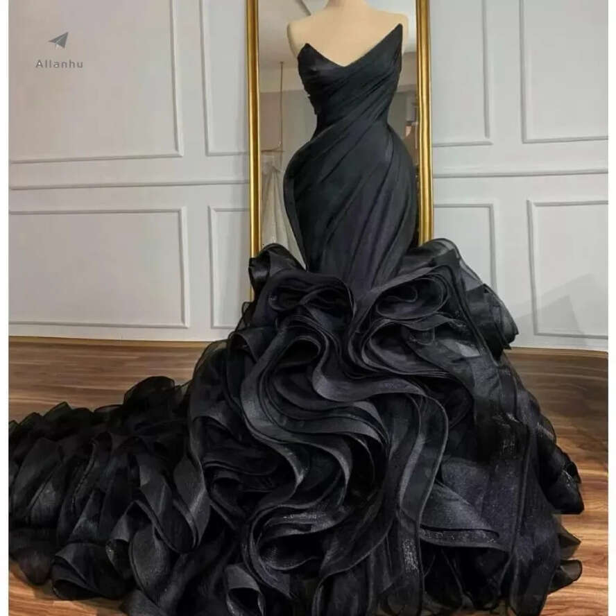 2022 Black Wedding New Dresses With Long Train Organza Tiered Skirts Ruffled Bridal Gowns Custom Made Plus Size Robe De Mariage