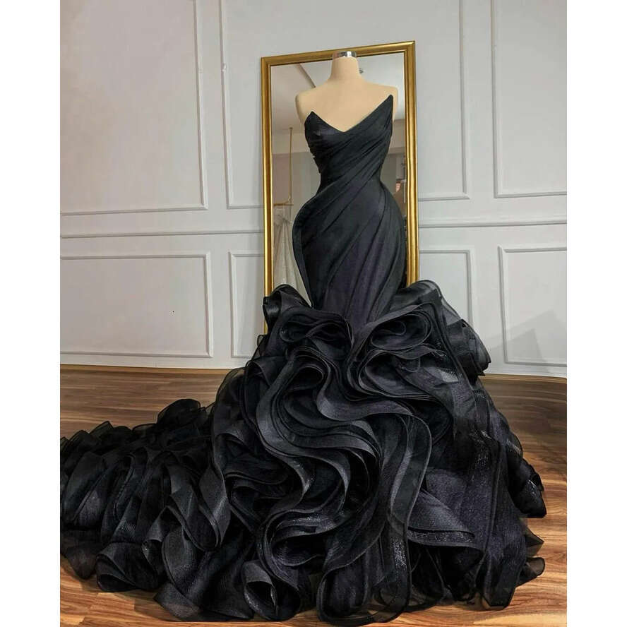 2022 Black Wedding New Dresses With Long Train Organza Tiered Skirts Ruffled Bridal Gowns Custom Made Plus Size Robe De Mariage