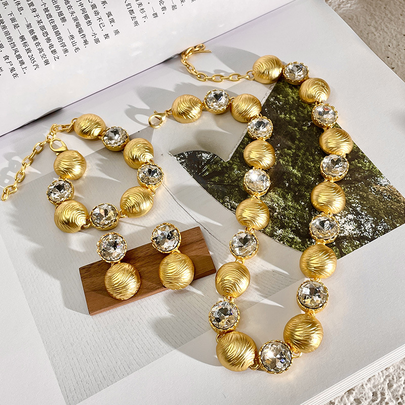 Necklace for Women, Light , Personalized and Magnificent, Gold Neckchain, Exaggerated Middle Age Collar Chain