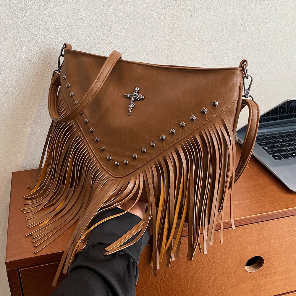 Womens PU stud tassel shoulder bag large capacity rivet edge tassel bag adjustable shoulder strap tassel homeless bag 241008