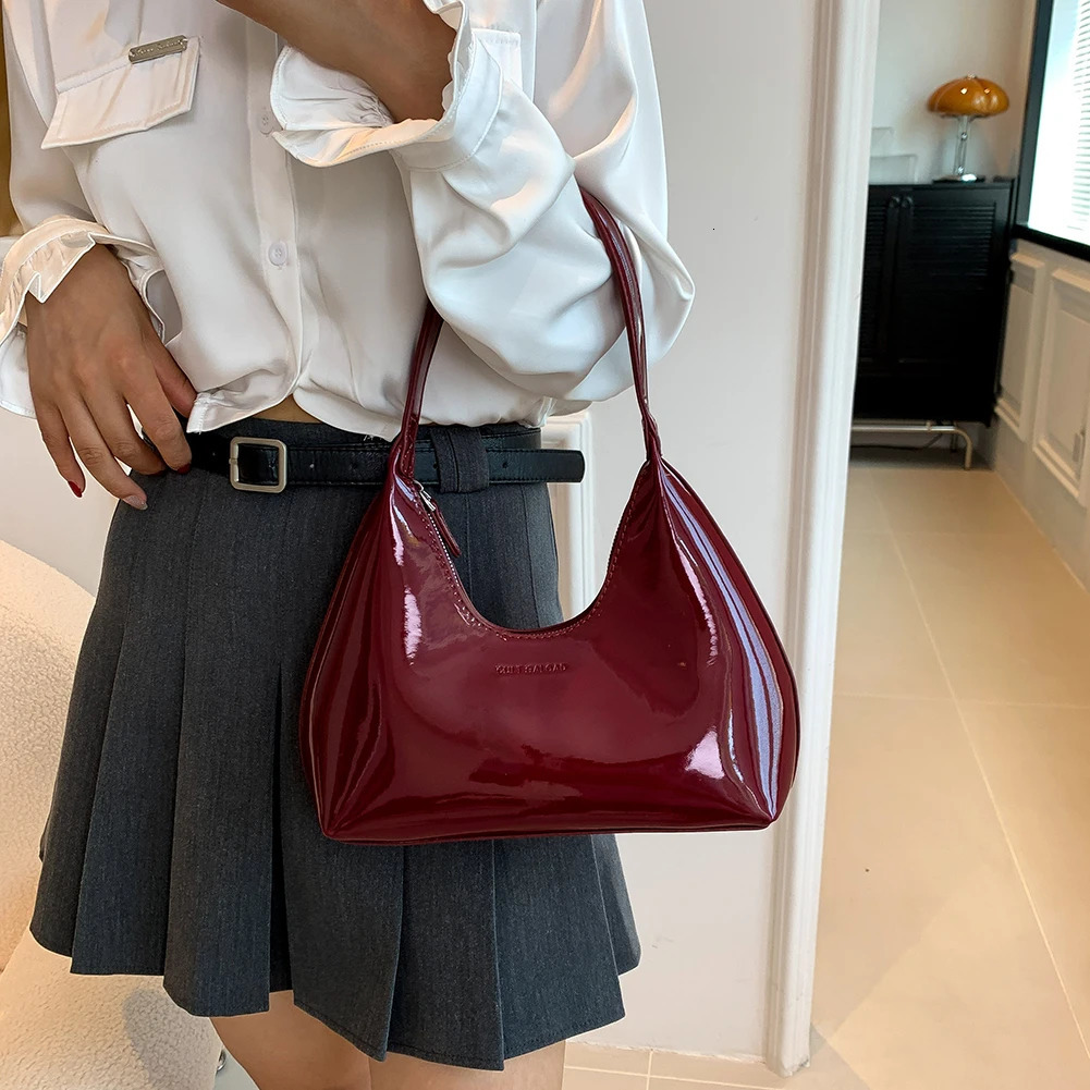 Red Underarm Bag Y2k Womens Fashion Wallet Beautiful Christmas Gift Fashion Shoulder Bag Patent Leather Handbag Tramp Bag 241008