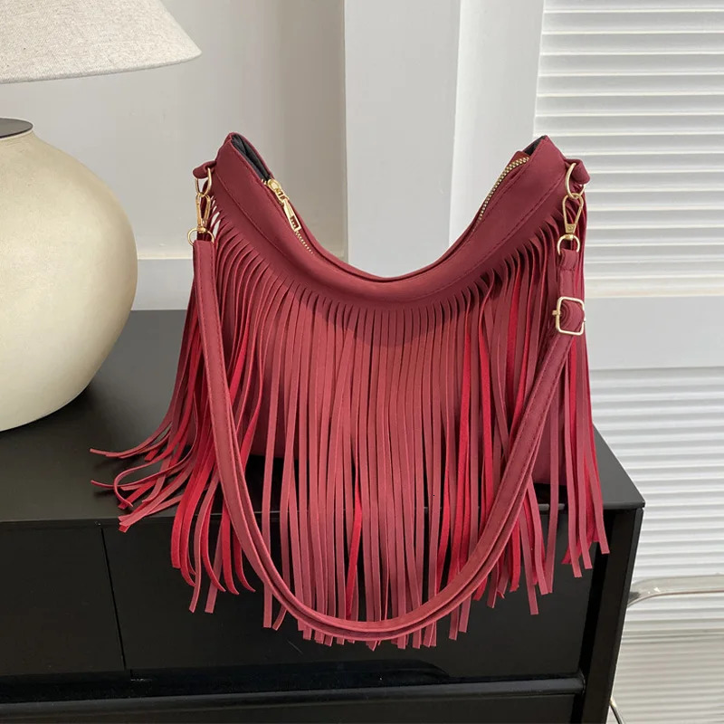 Vintage Tassel Womens Cross Bag Large Capacity Casual Edge Shoulder Bag Outdoor Travel Womens Handbag 241008
