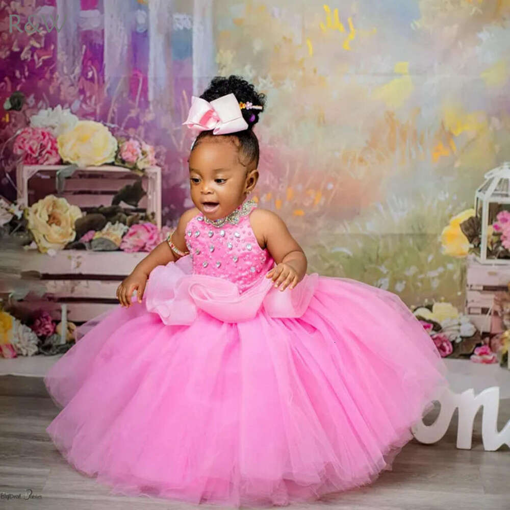 R&W 2024 Pink Little Girls Birthday Dress wer Girl Dresses Communion Gowns Halter Beaded Rhies Crystals Tiered Tulle or Length Princess Marriage Gown 