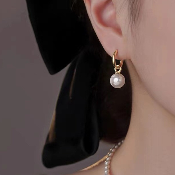 Sier needle pearl 2024 new women's light niche earrings