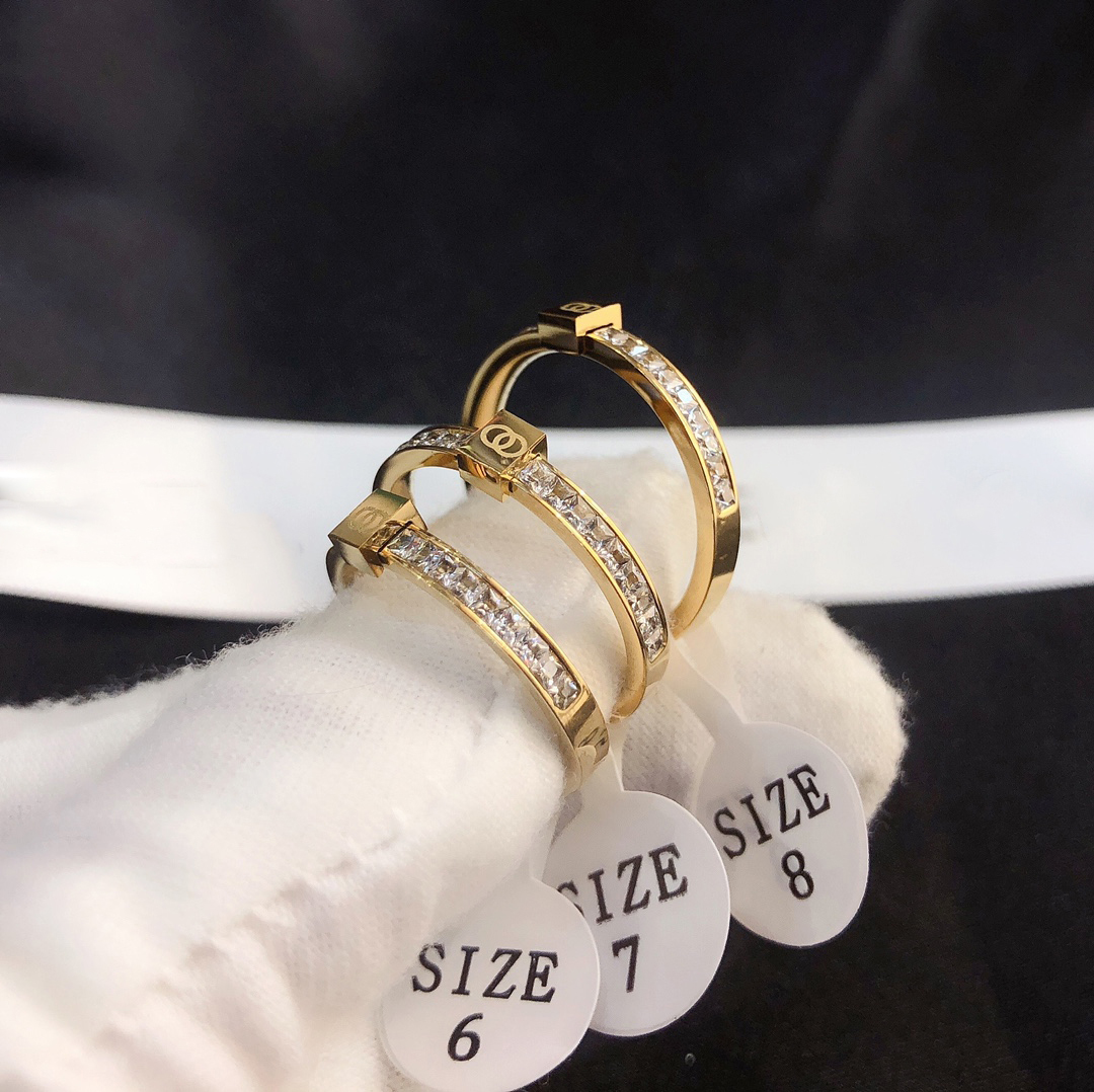 Fashion Jewelry Designer Rings 18K Gold Plated Stainless Steel Crystal Letter Ring Fine Finger Ring Luxury Women Love Wedding Jewelry Supplies Accessories Size 6 7 8