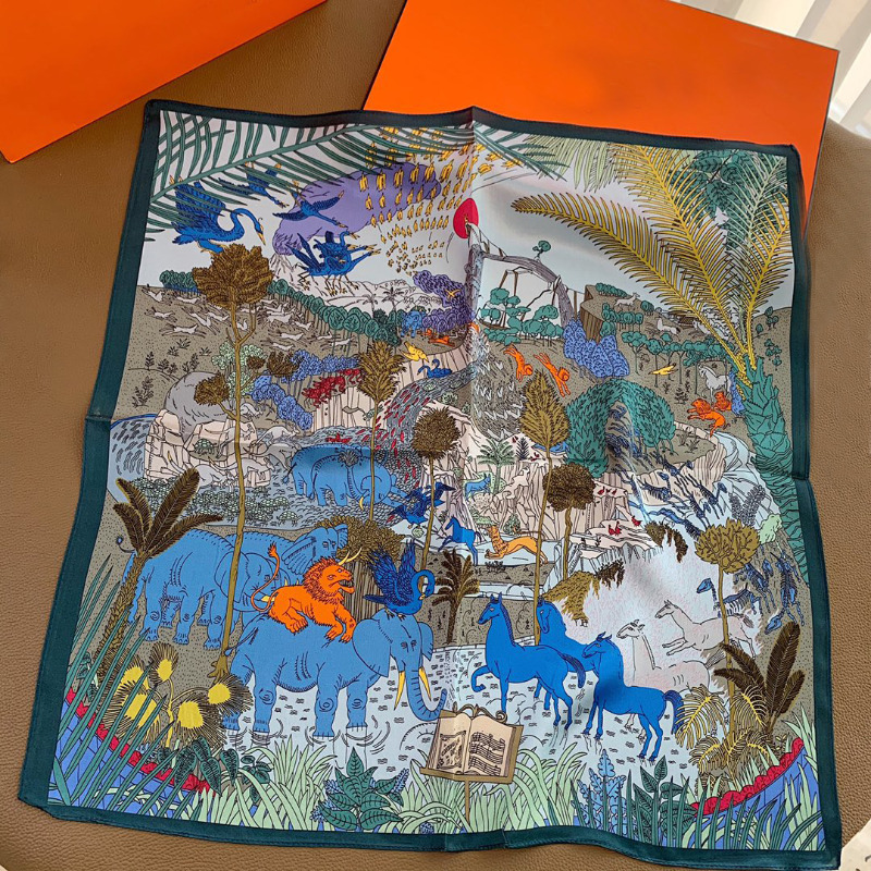 Women Designer Scarf Silk for Daily Wear Silky Headband Shawl Scarf with Letter Print Animal Pattern Classic Girl Gift Scarf Size 50X50CM