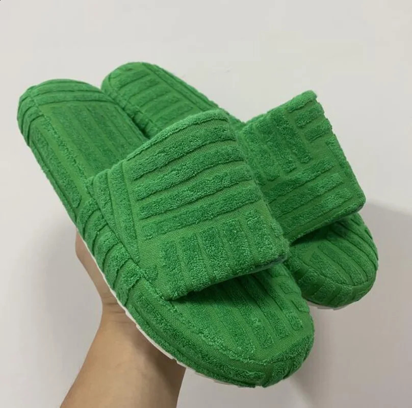 Peep Toe Slippers Green Slides for Women Flat Shoes Outwear Plush Platform female Floater Boots Plush Mules Clogs 240927