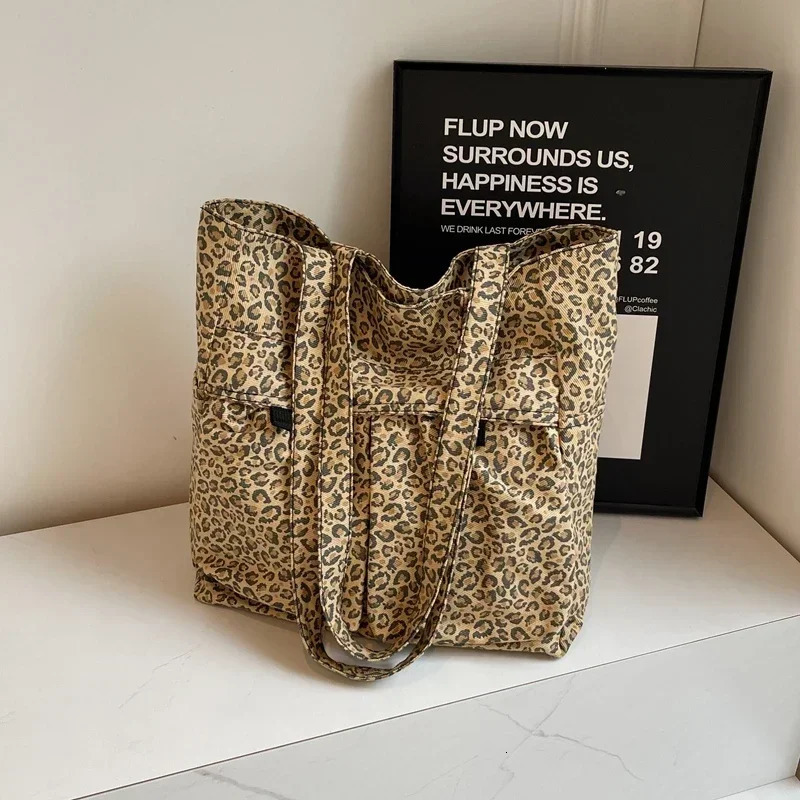 High Capacity Leopard Fashion Nylon Shoulder Bag Multi Pocket Casual Handbag Womens Bolsas Womens Selling Bag 241008