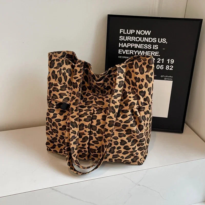High Capacity Leopard Fashion Nylon Shoulder Bag Multi Pocket Casual Handbag Womens Bolsas Womens Selling Bag 241008