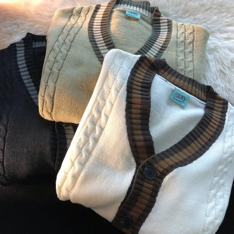 Mens fashion contrasting color Japanese retro single chest knitted cardigan Y2K casual streetwear oversized sweater 241007