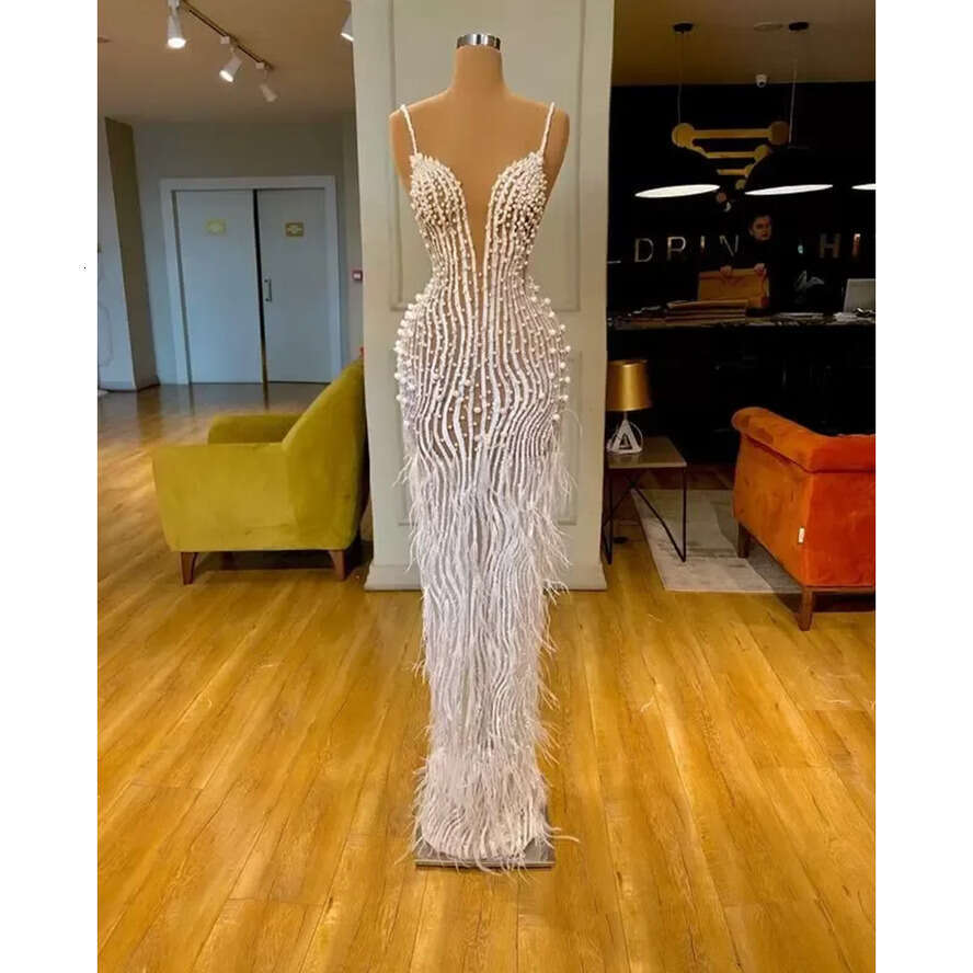 Ostrich Dresses Stock Wedding Feather Sheath Column Crystal Bead Bridal Gowns Rhie Beading Petites Plus Size Custom Made ing