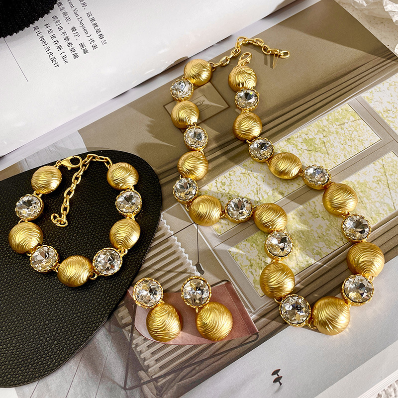 Necklace for Women, Light , Personalized and Magnificent, Gold Neckchain, Exaggerated Middle Age Collar Chain