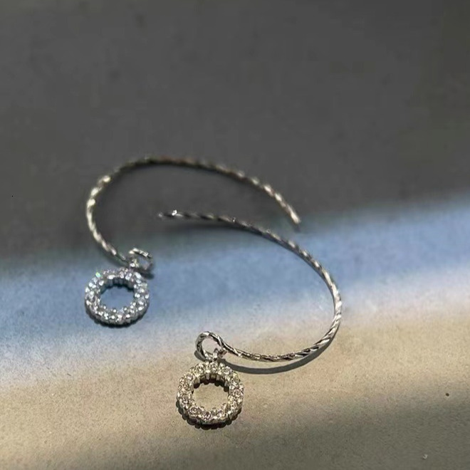 Pure sier needle sparkg dia women's earrings, light , fashionable personality, celebrity temperament, new style