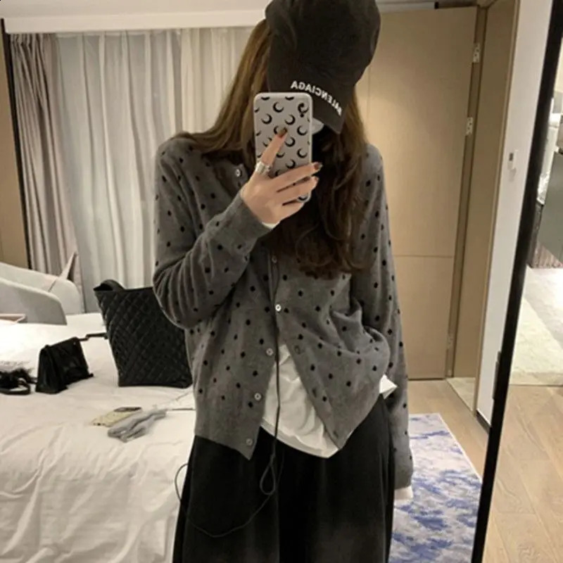 Polka dot knitted cardigan ins spring and autumn style layered n sense versatile slimming long sleeved top 241007