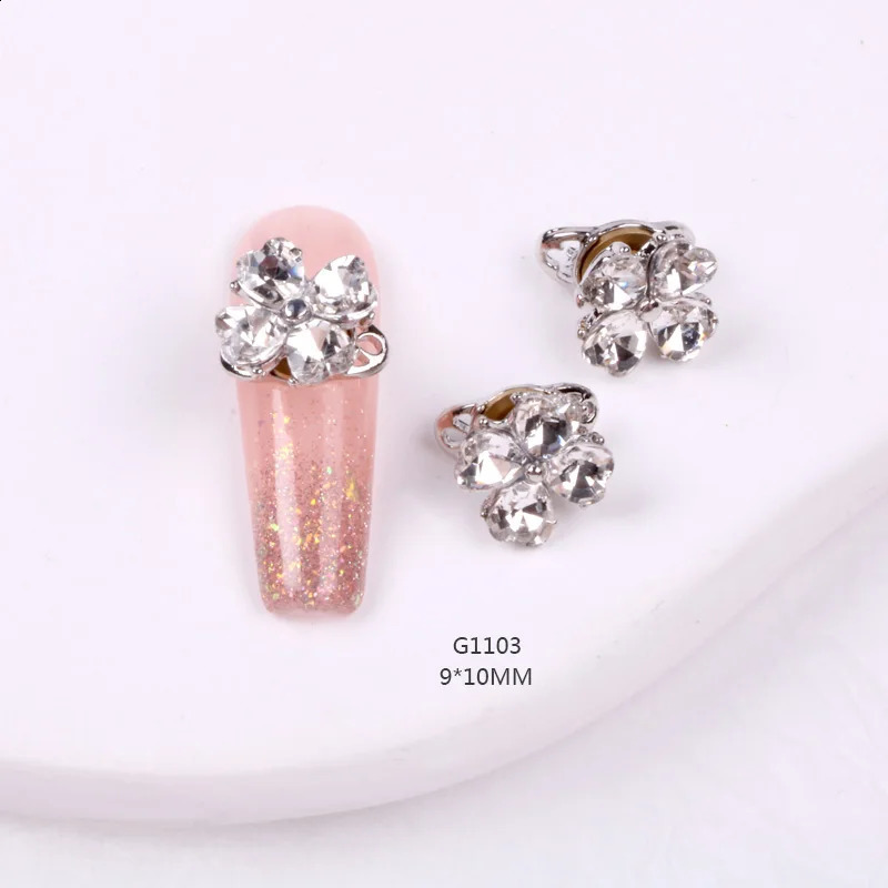 TSZS 3 pieces/batch Rotating Nail Charm Snowflake Nail Diamond Nail Art Pearl Christmas Nail Charm 241008