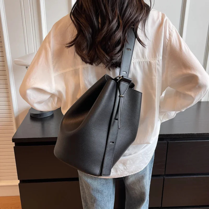 2 pieces/set retro small solid color womens leather shoulder bag Korean fashion womens handbag underwear bag wallet 241008