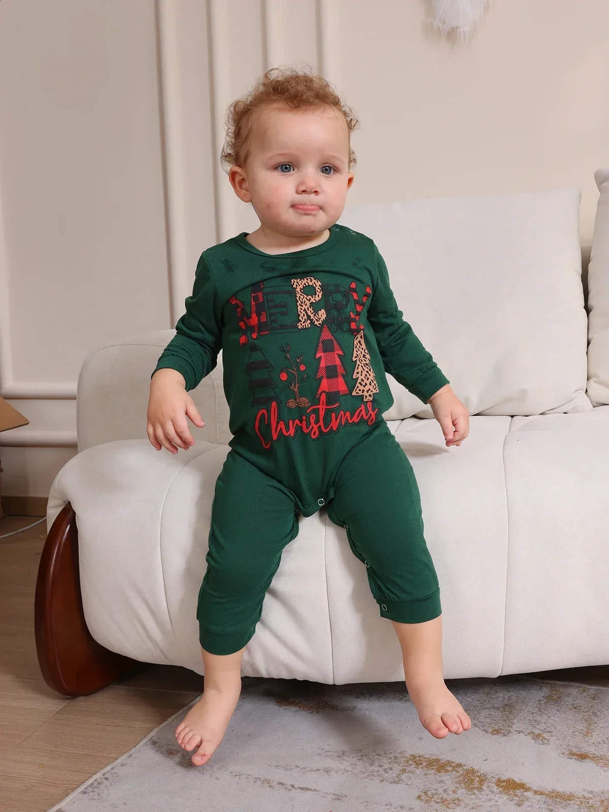 Winter Merry Christmas Pattern Pajama Set Soft 2-piece Set Family Clothing Baby jumpsuit Long sleeved Pajama Christmas Gift 241007