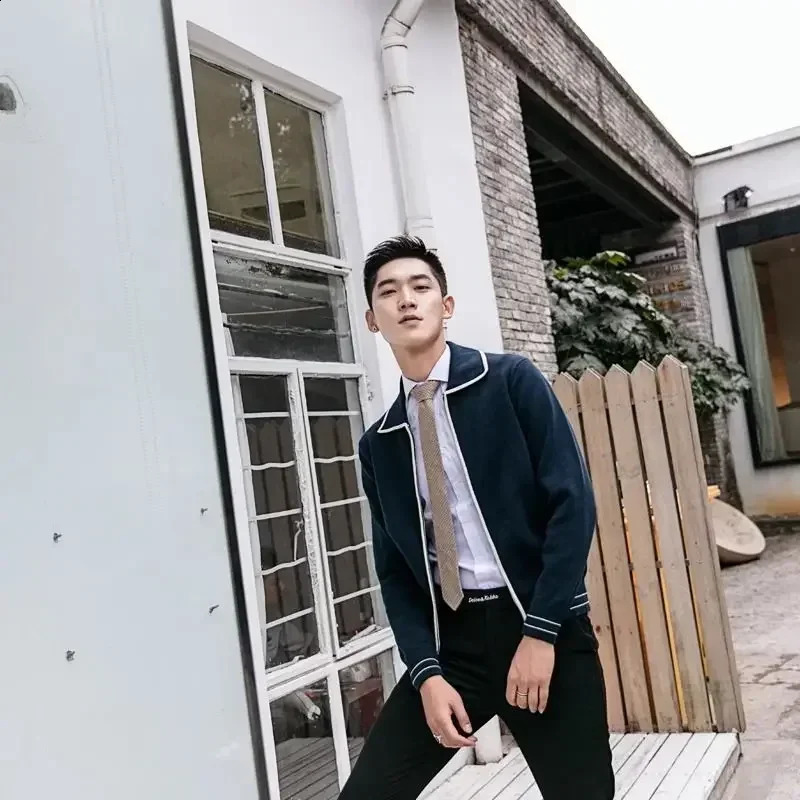 Autumn and winter warm zipper mens sweater wool jacket retro Korean fashion er jumper knitted cardigan mens 241007