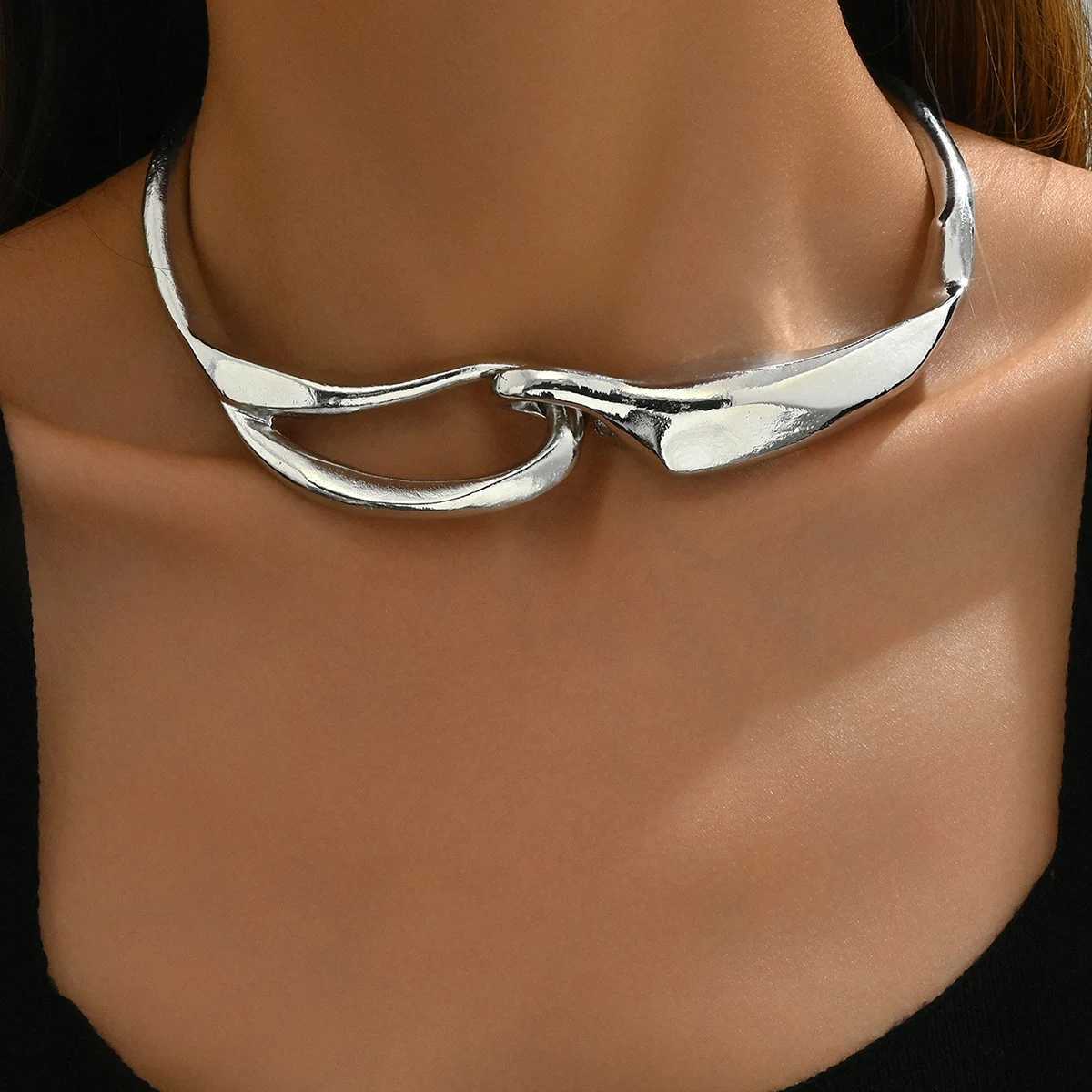 Obega Fashion Women Punk Style Silver Heavy Metal Short and Fat Necklace Fashion Personality Simple Jewelry W241009