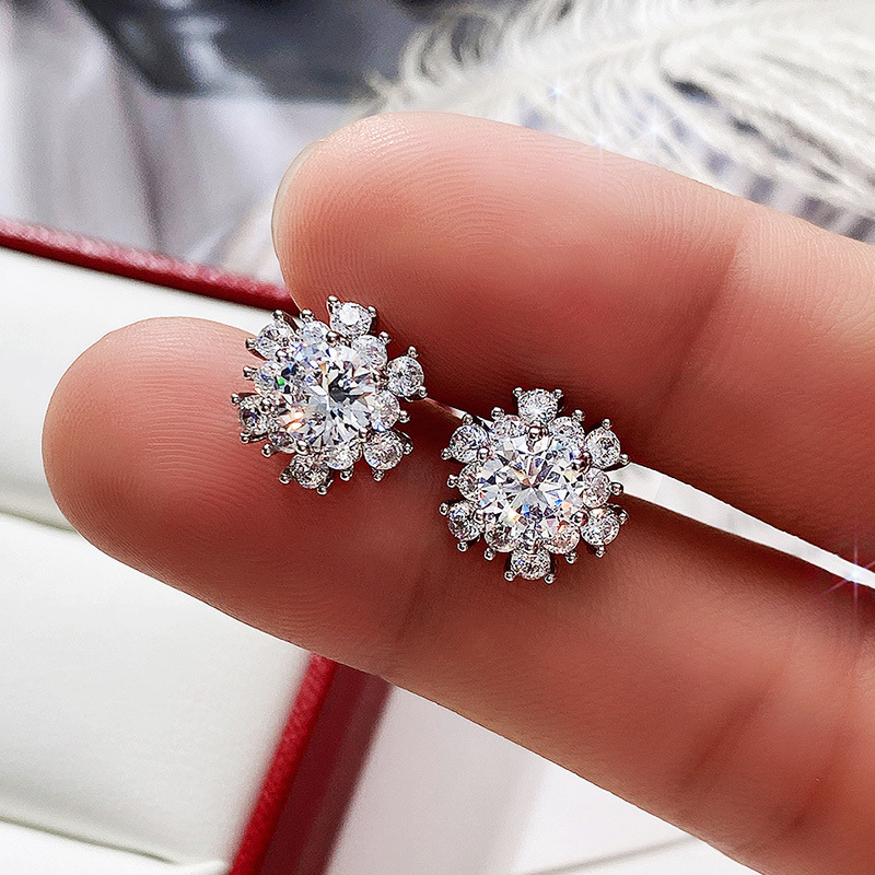 925 Sterling Silver Gold Plated Shiny Diamond Stud Shiny Crystal Flower Women's Stud Earrings Exquisite Full Diamond Zircon Earrings Exquisite Gi