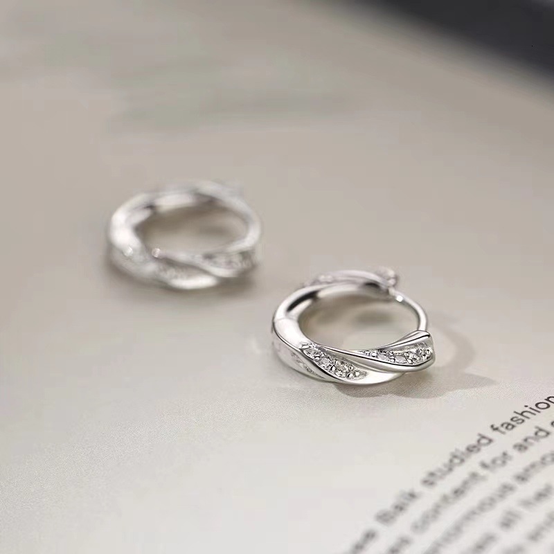 Pure needle sier sparkg dia light 2024 ear hole high-end earrings, niche earrings