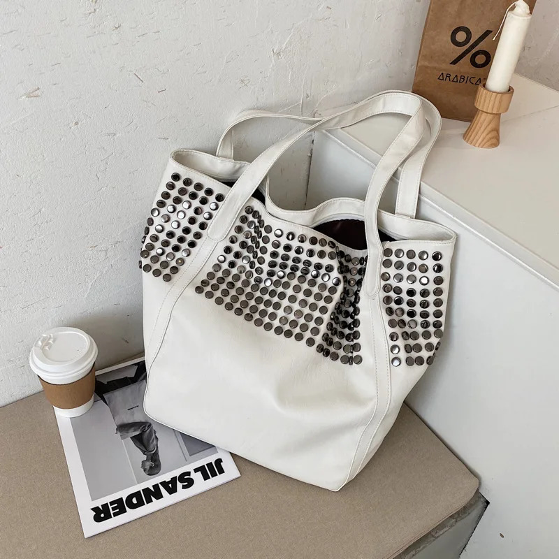 Womens capacity shoulder bag rivet soft leather handbag womens Pu large capacity shopping handbag casual tote bag 241008