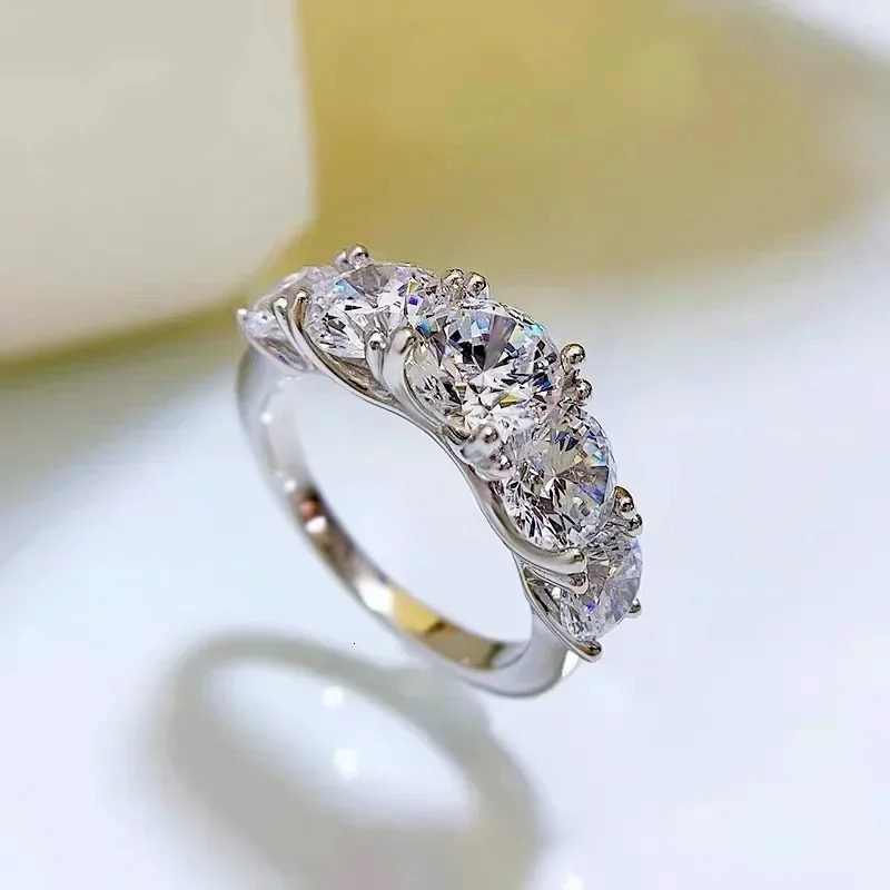 Super 18K white gold ring set with 5 sparkling diamonds all 5 carats VVS1 D silica womens wedding ring 240929