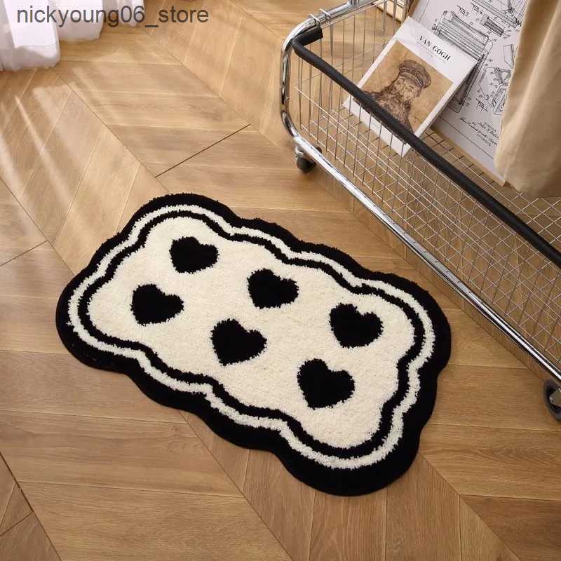 Non-Slip Bath Mats Bathroom Modern Rugs Non-Slip Black with White Mats Funny Heart Design Washable Bath Rugs Microfiber L240910