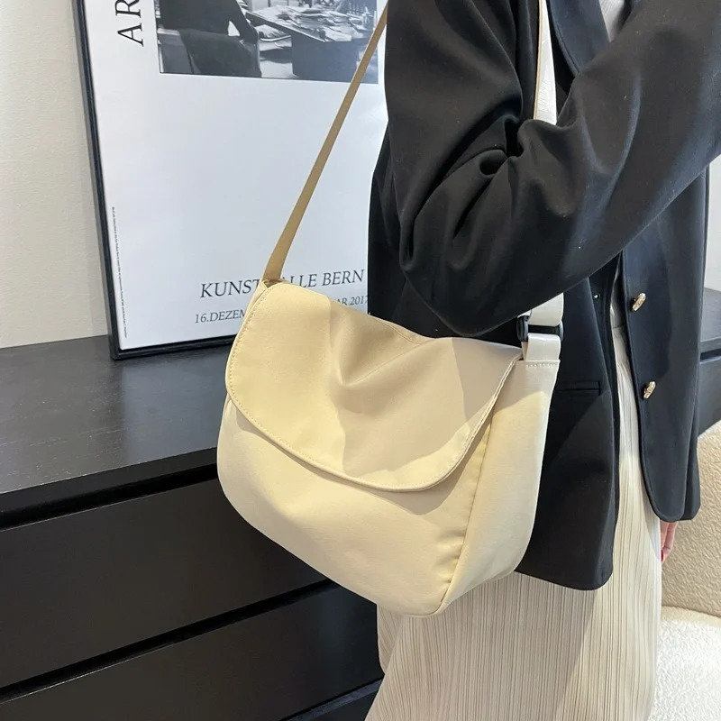 Solid color womens cross body bag simple womens shoulder bag waterproof nylon womens handbag fashionable messenger bag 241008