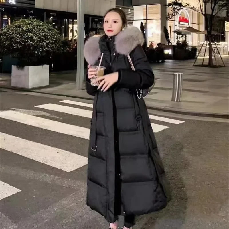 Winter womens thick coat fashionable and luxurious hair collar hooded windproof and warm waist white duck down jacket outerwear 241007