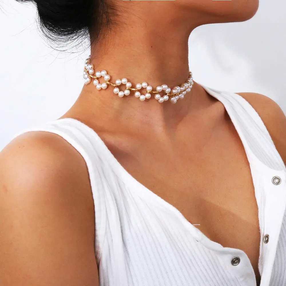 2020 Chic Fashion Cute Romantic Womens Simple Hollow Flower Simulation Pearl Retro Women Necklace Party Banquet Jewelry GftX241009