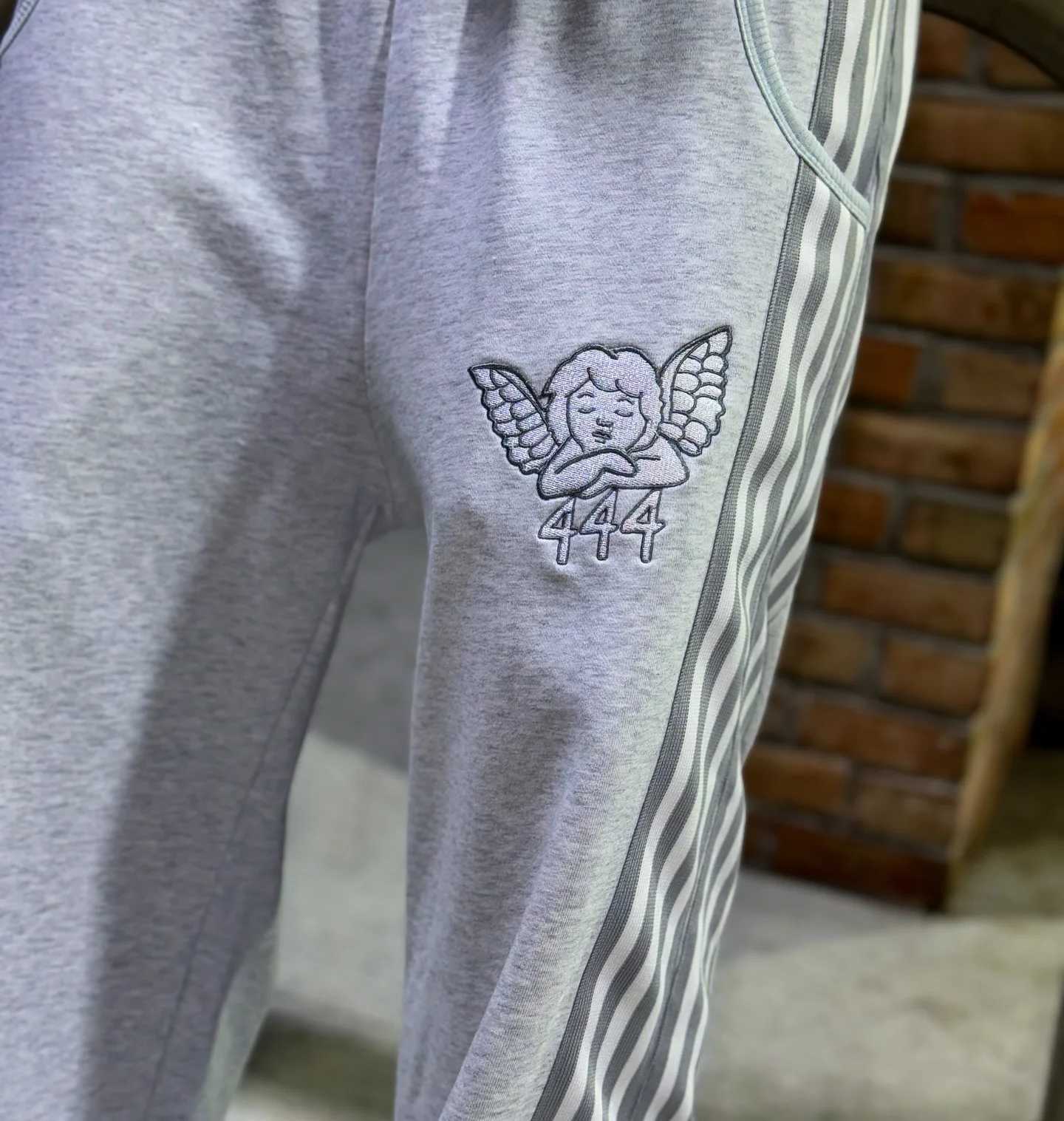 Fashionable Angel Embroidered Elastic Waist Cotton Casual Pants Harajuku Classic Simple Side Striped Mens Running Sports Wear W241009