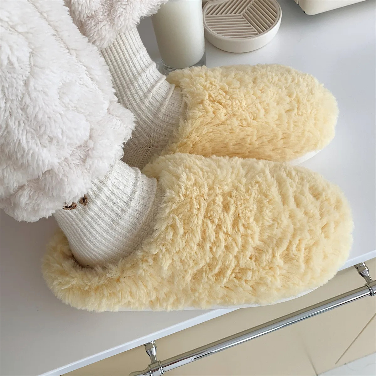 Cotton Slippers Plush Pantuflas Women Autumn Winter Household Non-slip Warm Flat Slides Home Shoes Indoor Fur Slippers 240927
