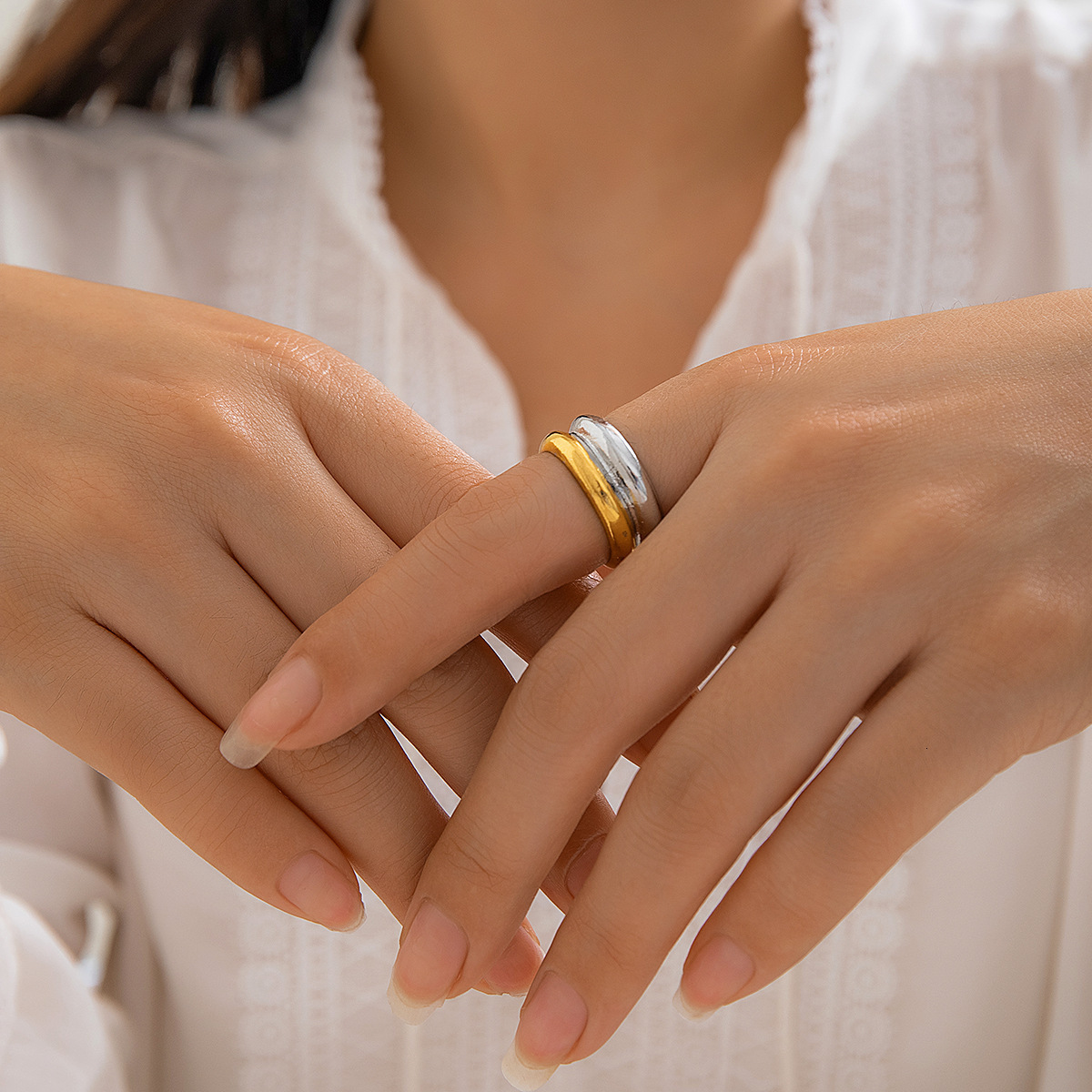 Personalized mixed color metal ripple ring bracelet with irregular and exaggerated three-dimensional rings